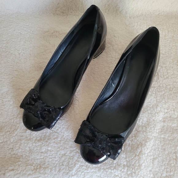 Michael Kors Paris Patent Mid-Heel w/ Sequined Bow size 9M - Picture 8 of 12